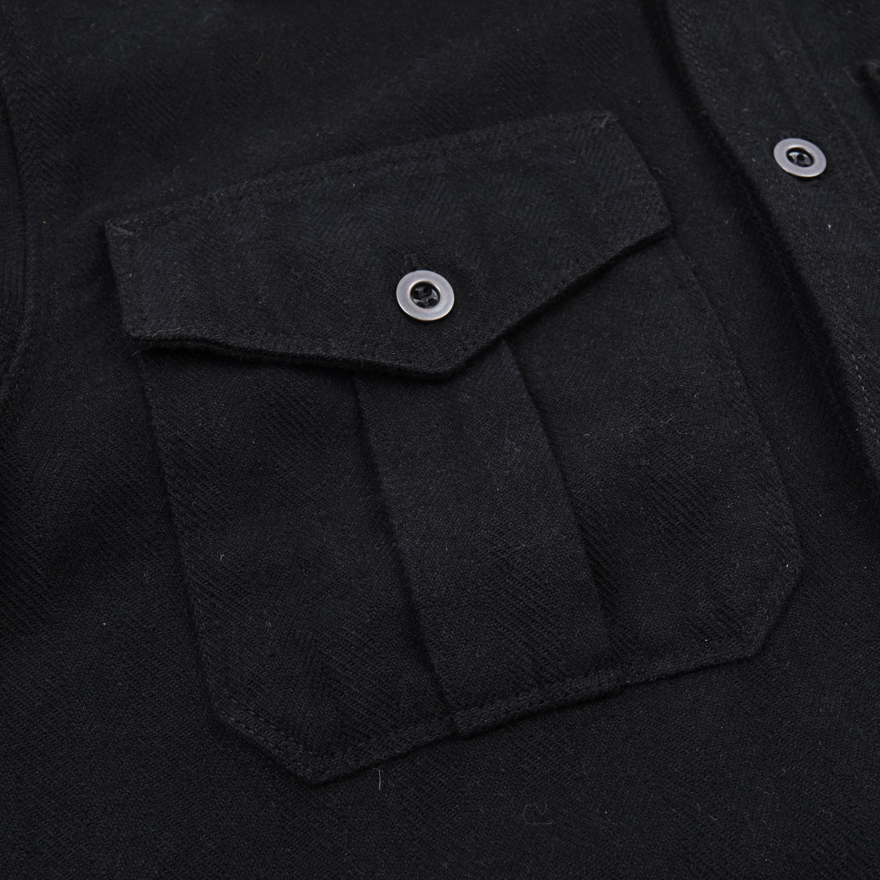 Kamas Black Wool - Image 4